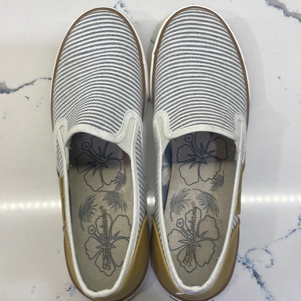 Tommy Bahama Slip Ons - white/navy/tan